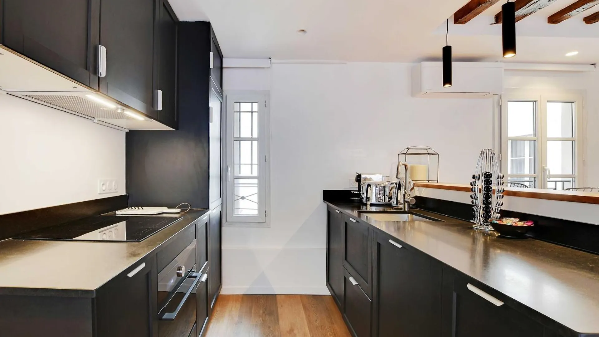 Modern Apartment - 3Br-8P - Le Marais-Bastille Paris France