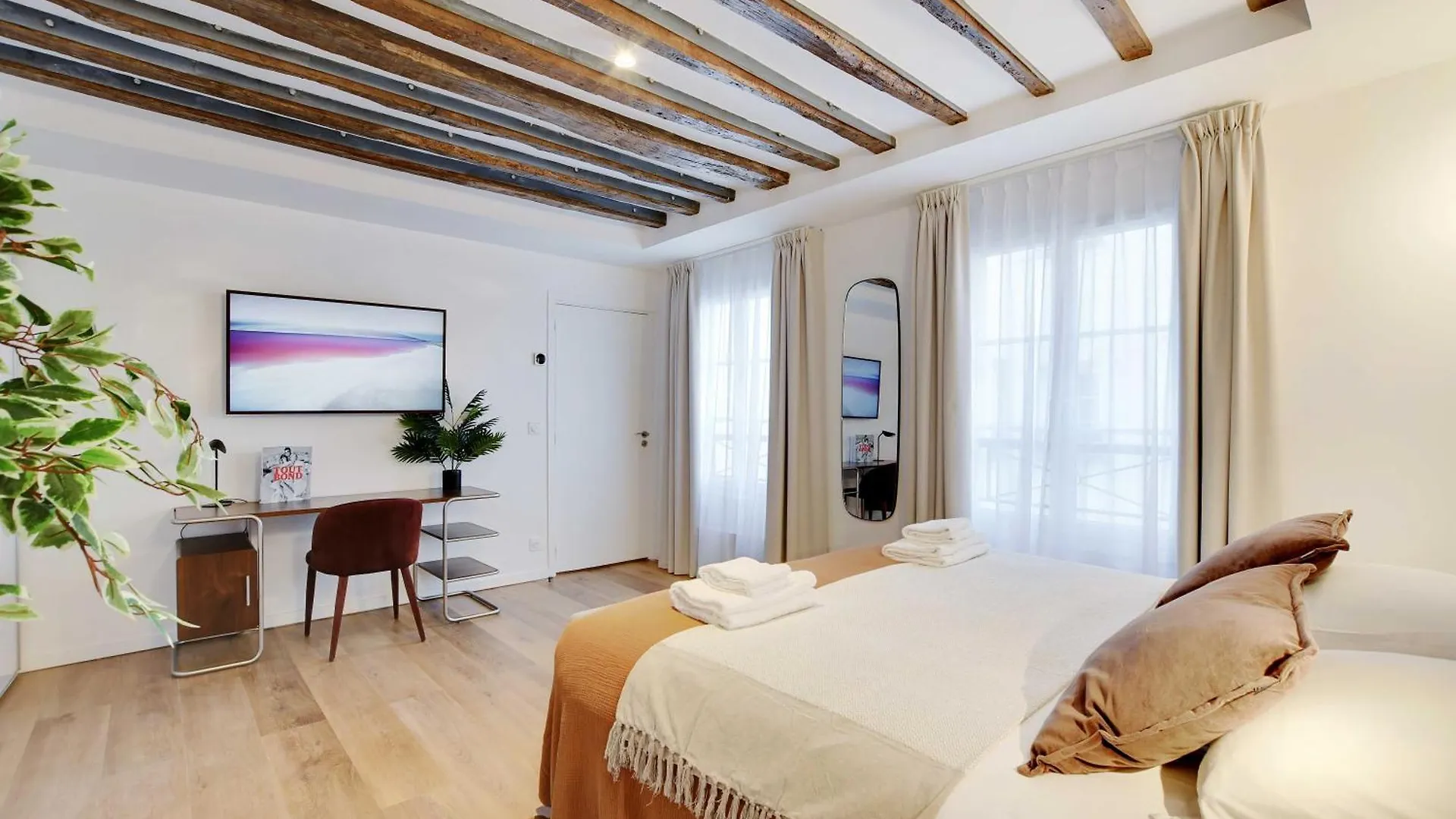 Modern Apartment - 3Br-8P - Le Marais-Bastille Paris France